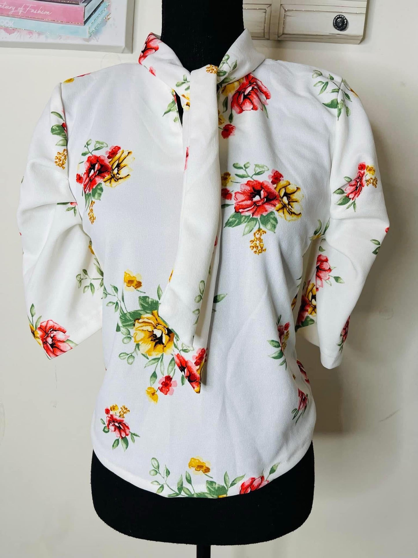 Amara Puffed Blouse- white floral